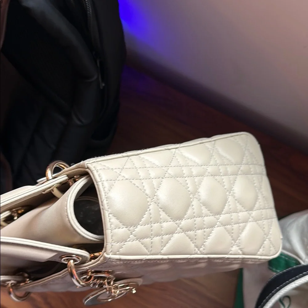 Dior Beige Lambskin Lady Dior Medium - Picture 4 of 6